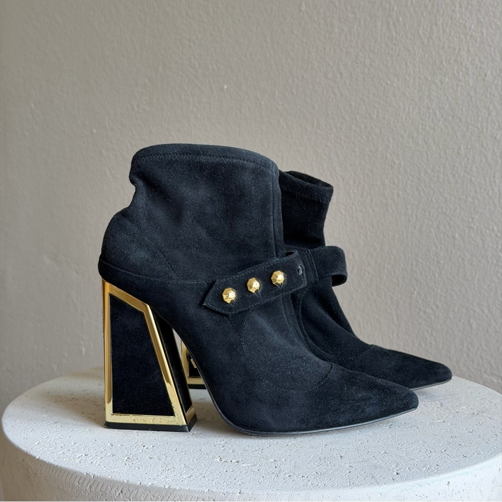 Kat Maconie suede ankle booties with sculptural heel, size 37